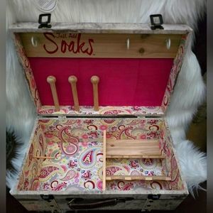 Pink Zebra Just Add Soaks Original Jewery Case Like New Excellent Condition